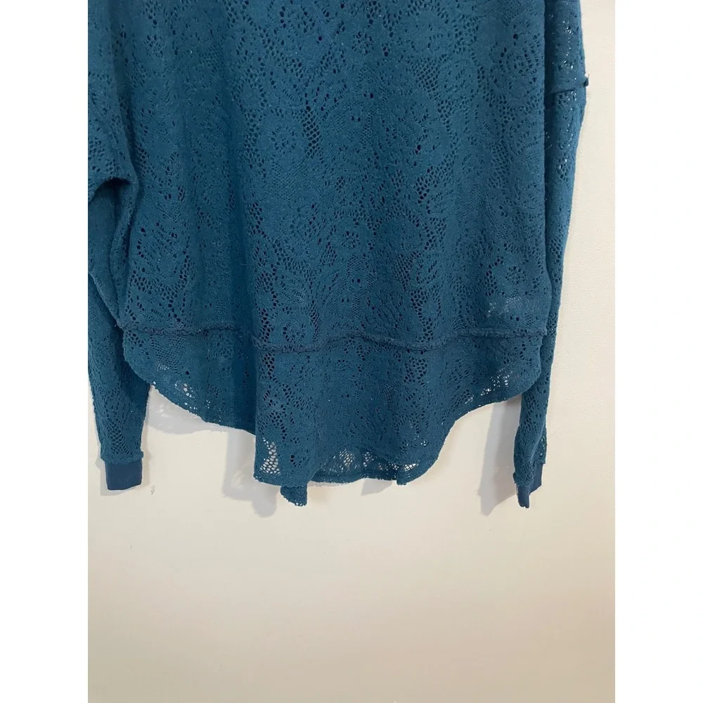 Free People Not Cold in This Top In Blue Size XS Oversized Lace‎ Sweater